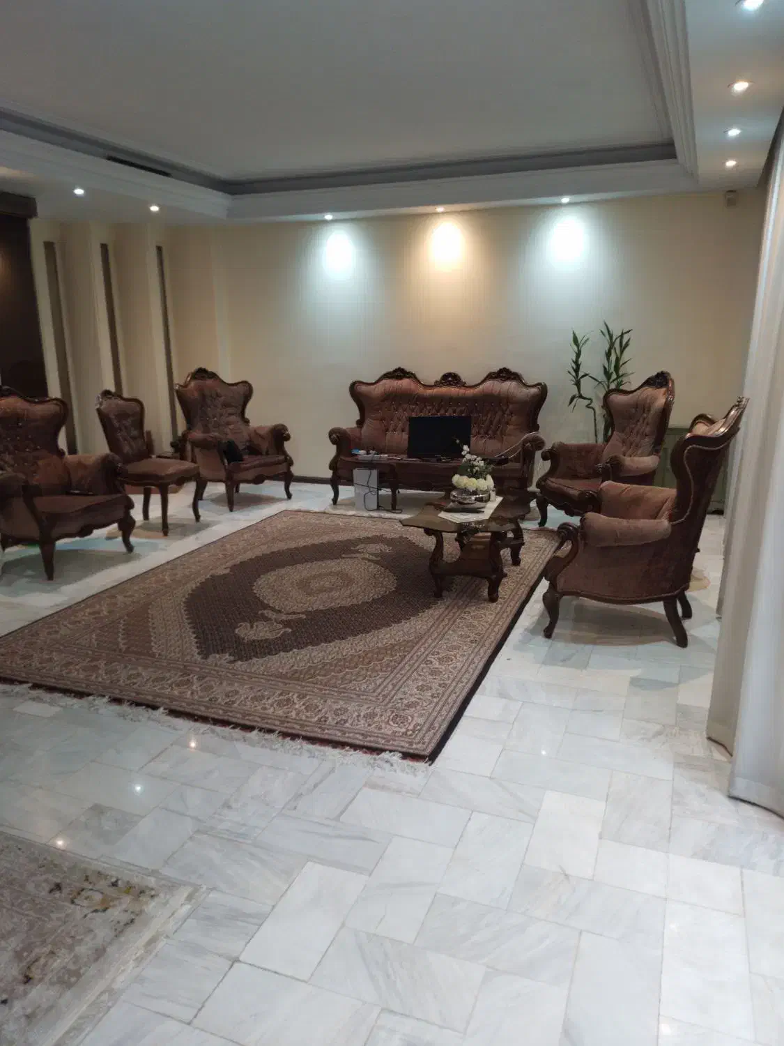 آپارتمان ۱۸۰ متری دروس