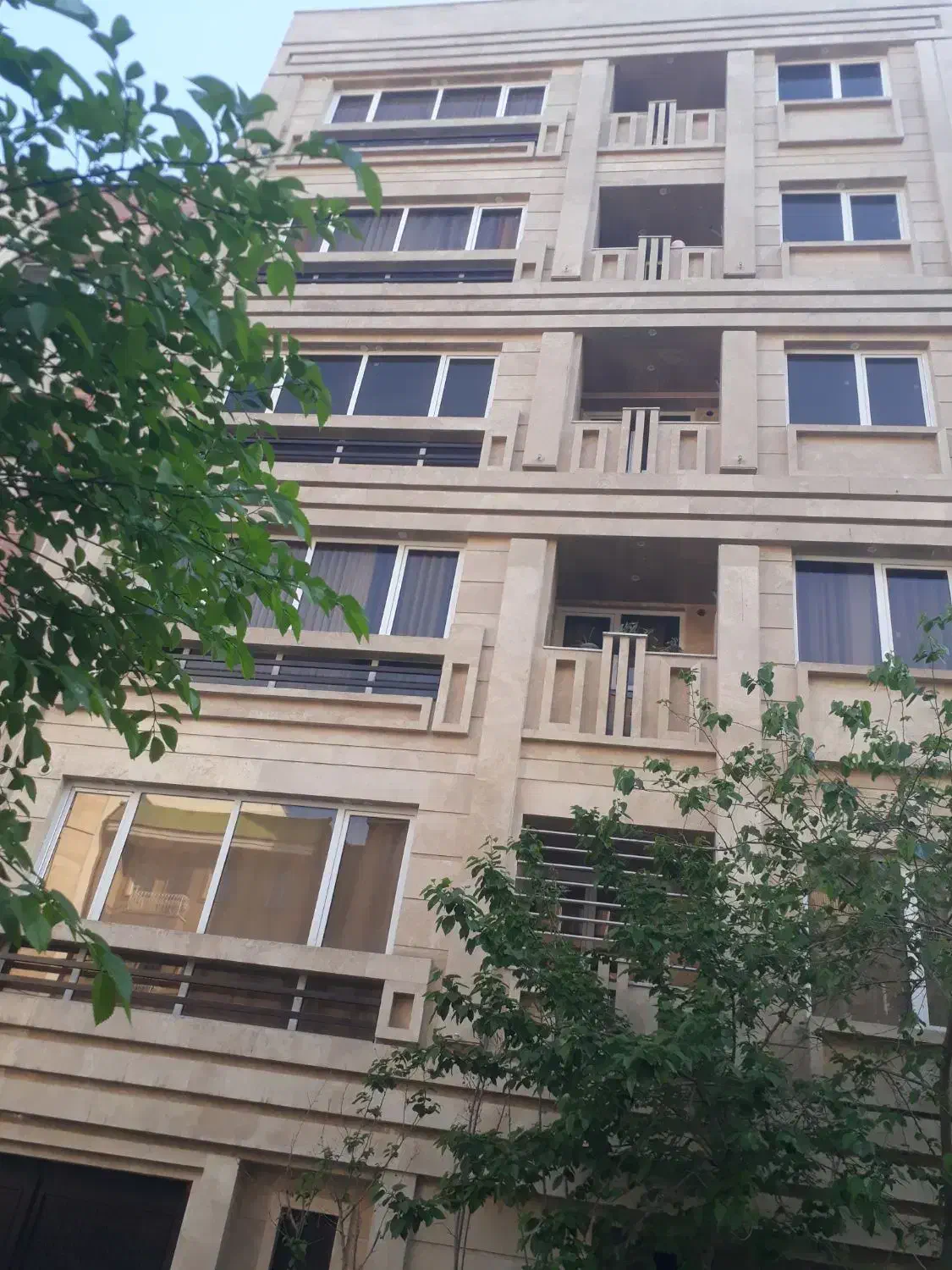 فروش آپارتمان نوساز ۱۲۷متر ۳ خواب طبقه ۴