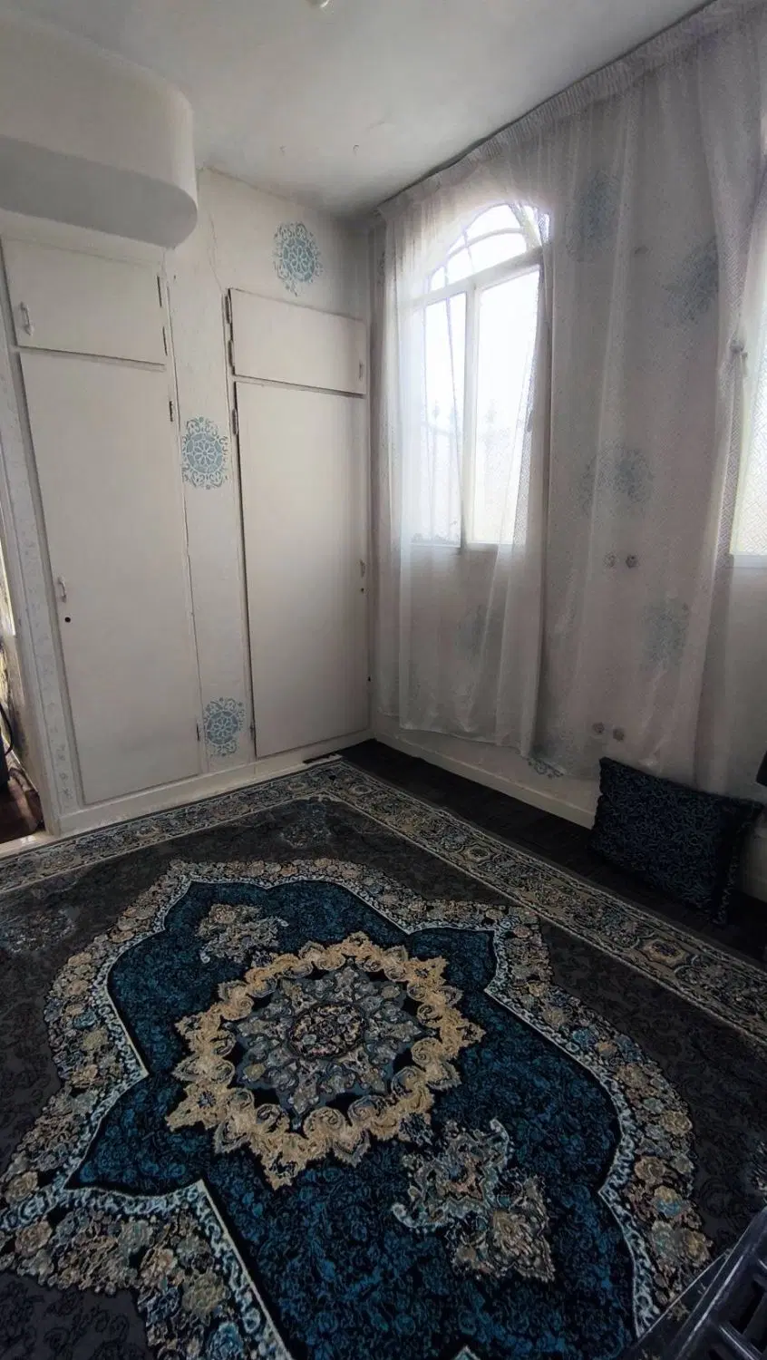 67متر دو خواب بر خیابان سلامت