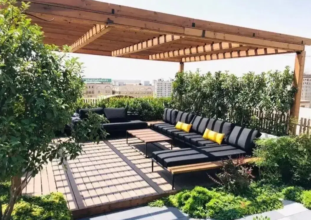 بلوار فردوس _ ۸۳متر _ نوساز برند  * هتلینگ *