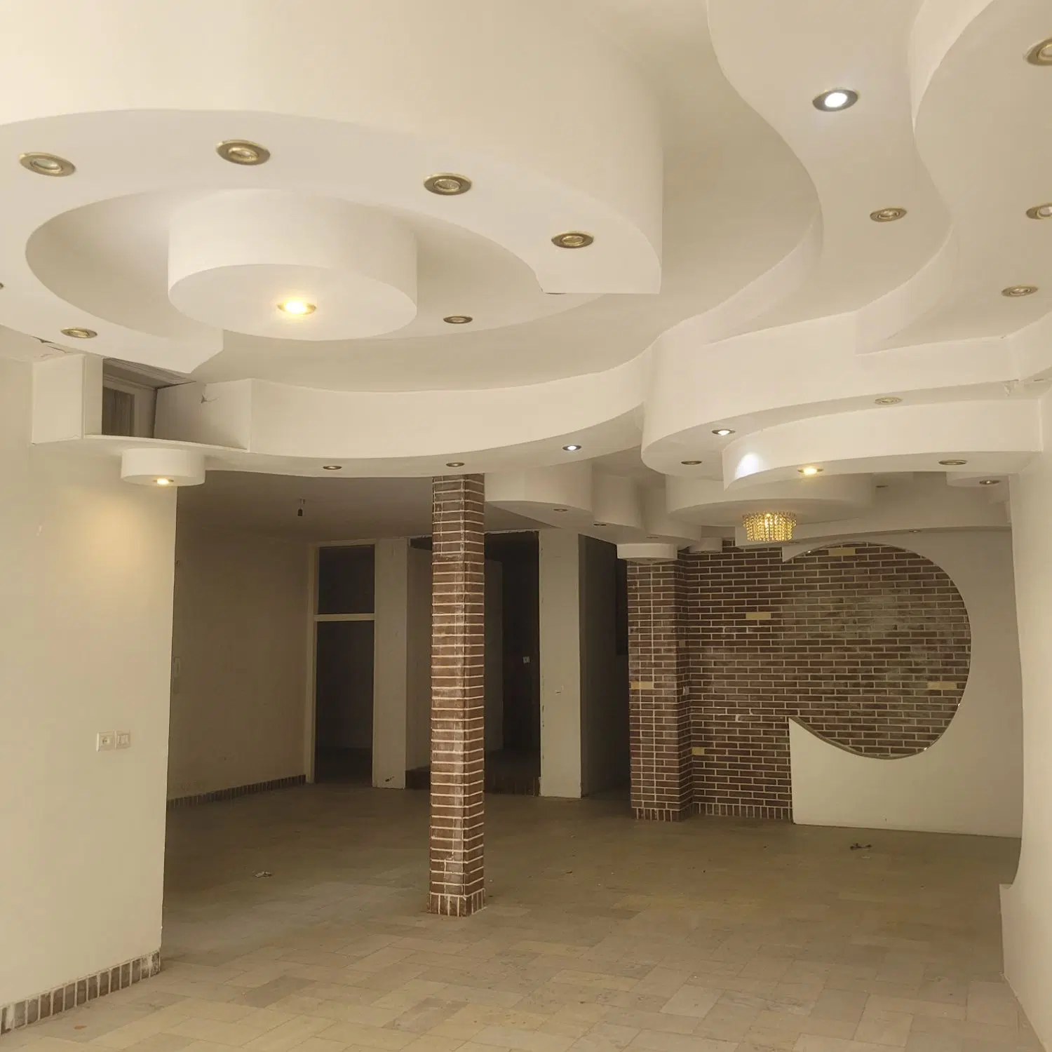 ۴۰۰متر_عمارت دربست_چهارباغ‌بالا_هم شغل،هم زندگی