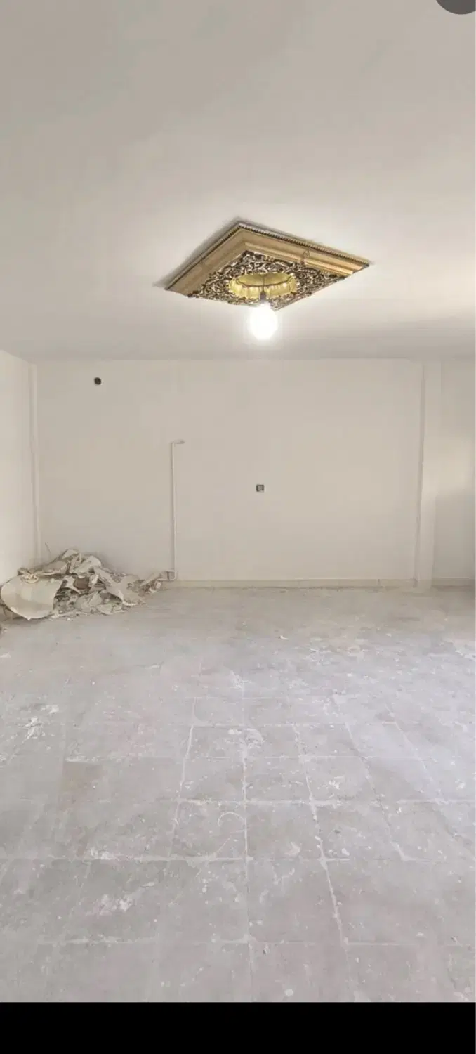 واحد ۶۰ متری طبقه سوم _پذیرایی پرده خور