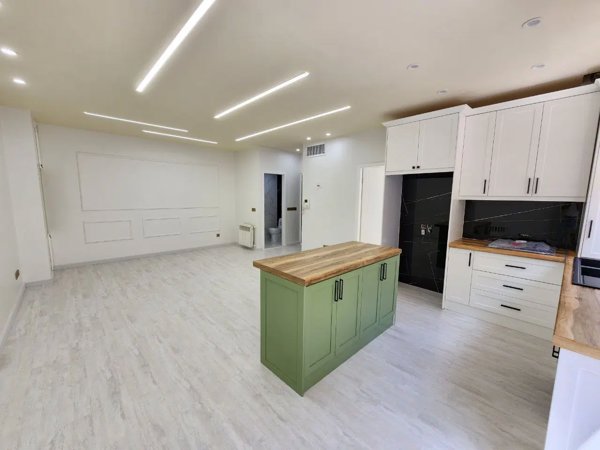 ۶۰ متر فول سالن پرده خور چهارباغ شرقی