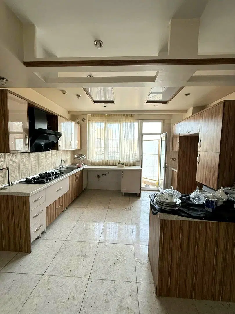 ۱۰۰ متر ۲خواب  بازسازی شده   رو به افتاب  بی‌بدیل