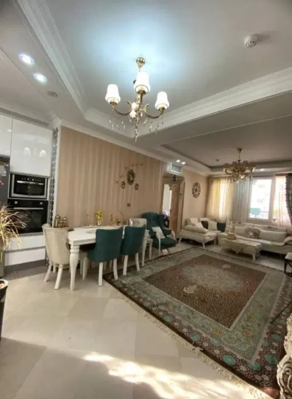 ۷۶ متر _ دو خواب _ ۵ سال ساخت _ رو به آفتاب _