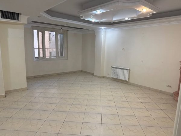 ۱۰۰متر بسیار خوش نقشه و‌نورگیر