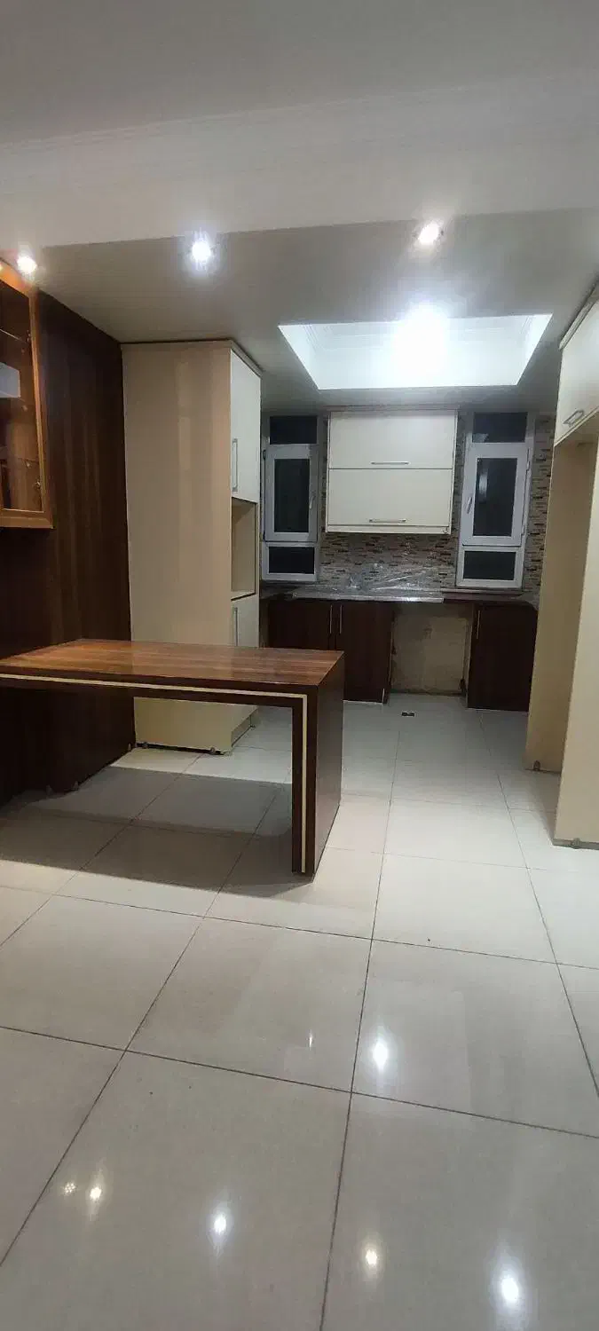 ۱۰۶ متر دو خوابه نورگیر مستقیم تک واحدی