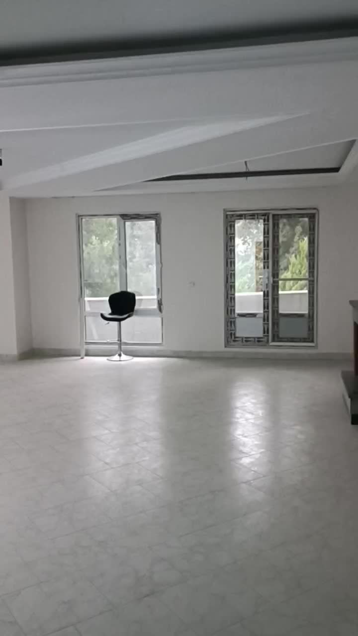 ۱۸۰ متر_ قابل تبدیل_ بالکن زیبا_رو به حیاط_مهرشهر