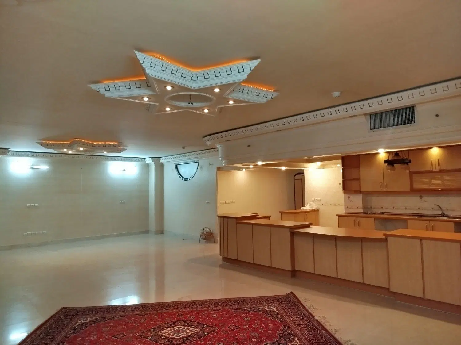 اجاره آپارتمان240متر4خواب تک واحد چهاراه دشتستان