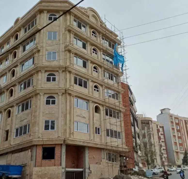 ۱۶۰متری اپادانا