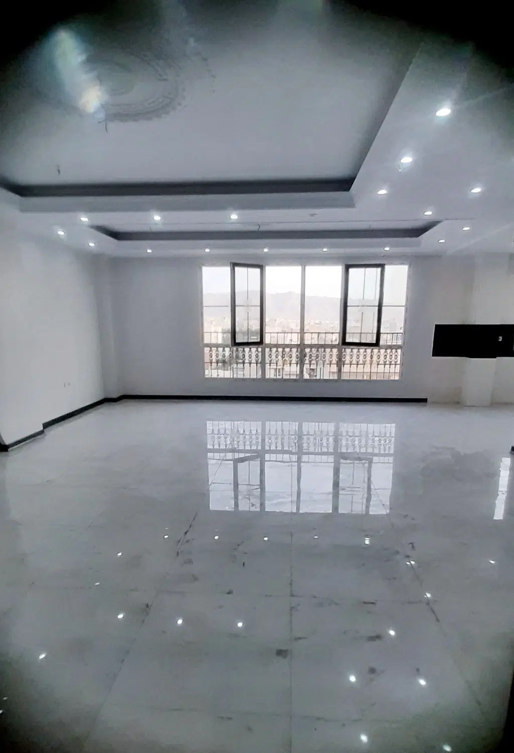 آپارتمان ۱۳۲ متر تک‌واحدی ۳خواب