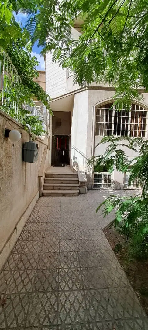 ۱۳۱ متر آپارتمان تک واحدی ۳ خواب با نور عالی