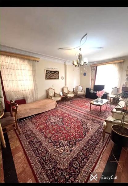 ۸۹ متری_طبقه اول_آفتاب گیر _ پاکنژاد