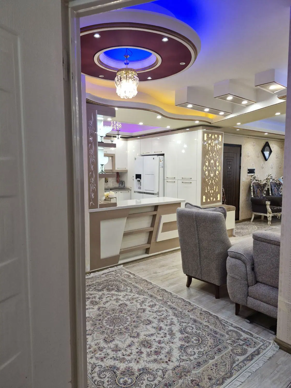 آپارتمان لوکس ۱۲۴ متر