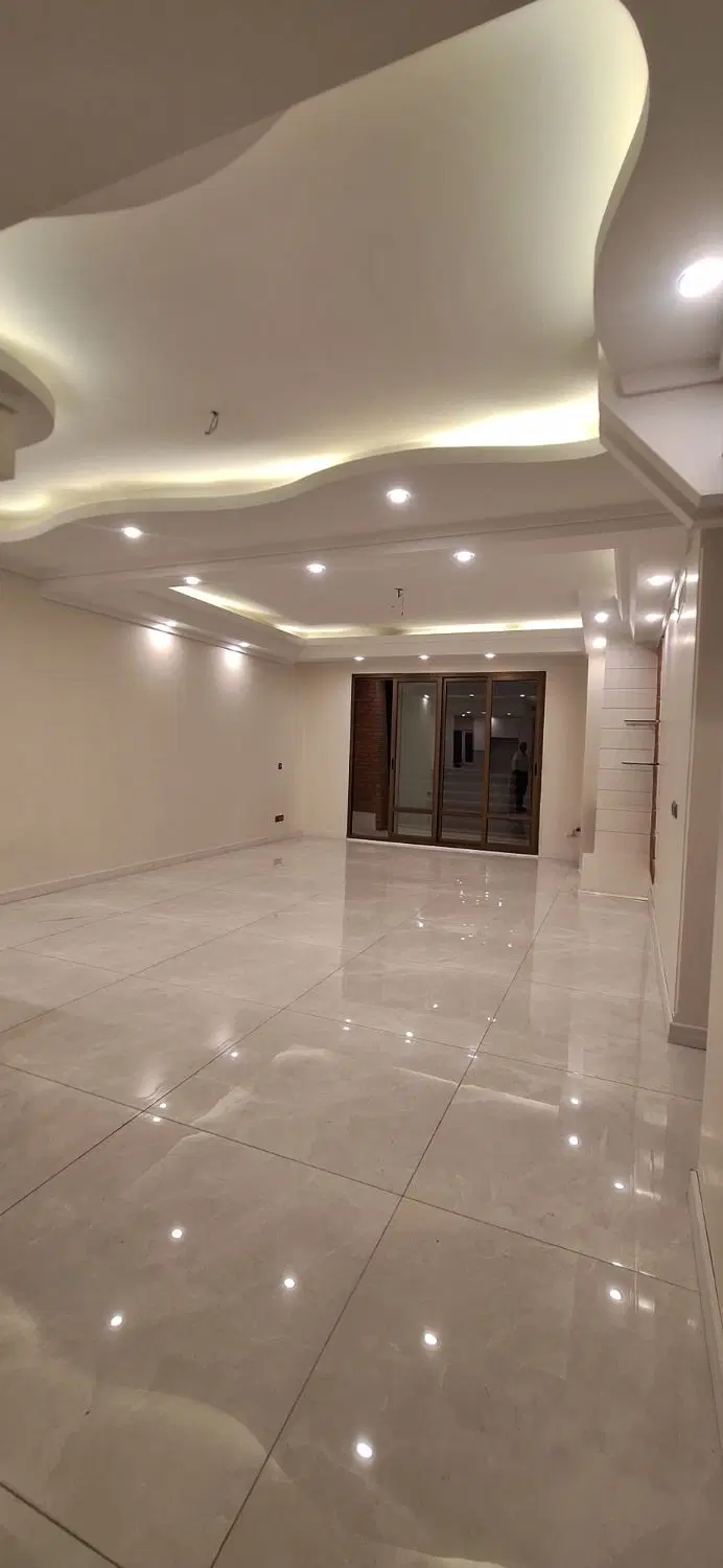 ۱۱۴ متر دو خواب سعادت آباد بالای کاج