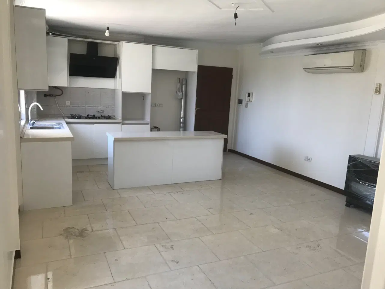 اپارتمان ۴۸ متری با پارکینگ و انباری و تک واحدی