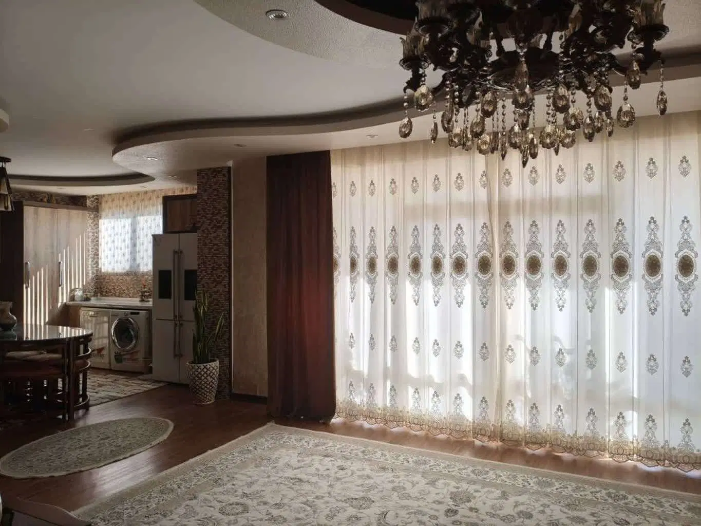 آپارتمان جنوبی ۱۴۱ متر خیابان جی غربی