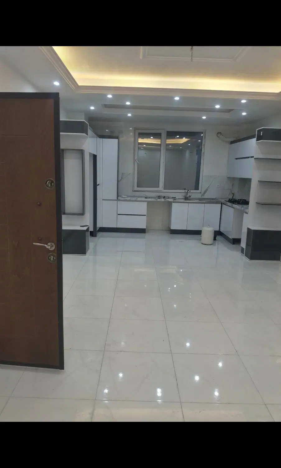 82 متر فول فول بی نظیر نازی اباد