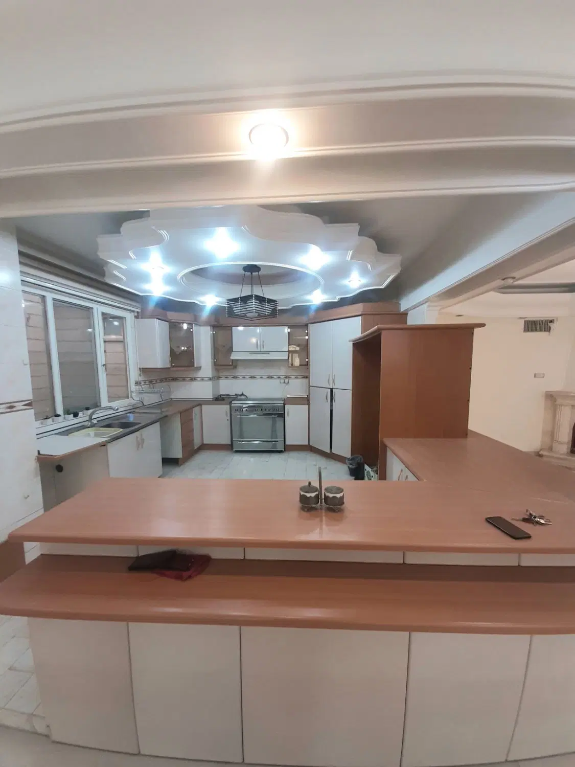 ۱۷۰ متری فول امکانات خ پرستار لادن غربی بدون مالک