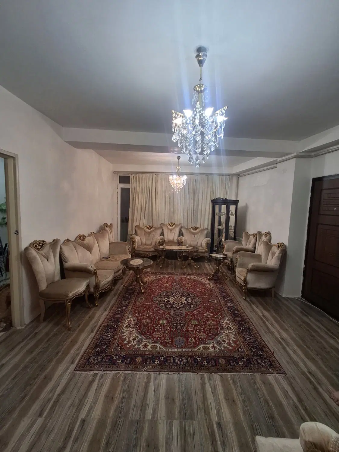 آپارتمان ۶۵ متری  خیابان رضا نژاد نقوی