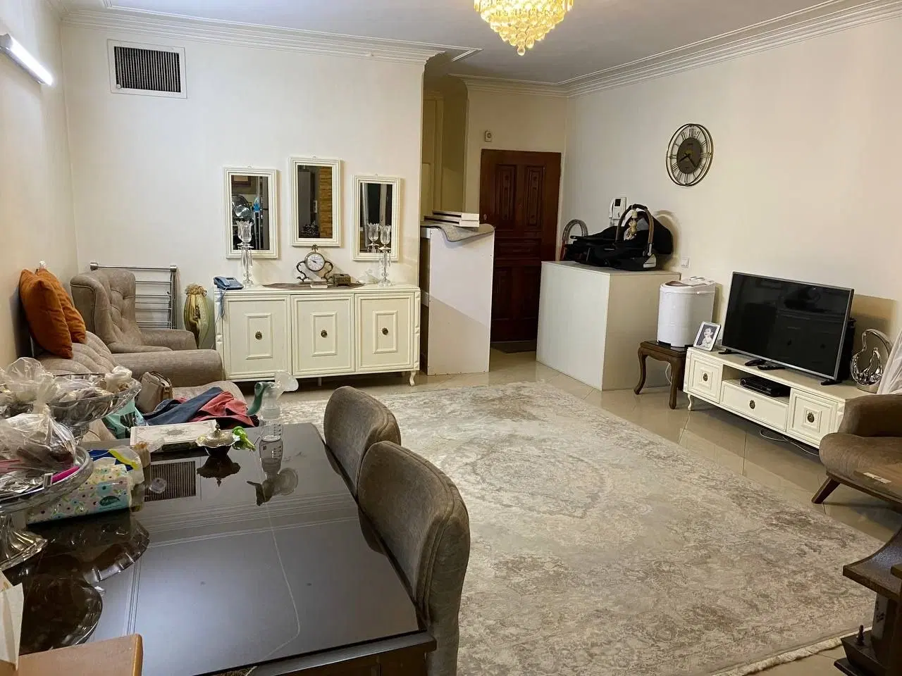 ۵۹ متر با پارکینگ و انباری