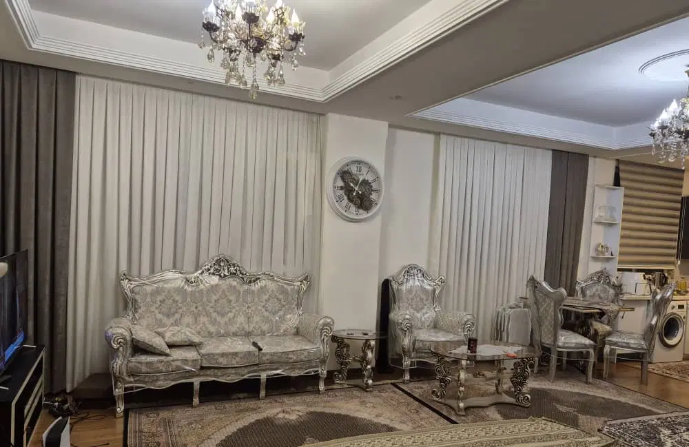 ۵۰ متر_دوخوابه_آسانسور دار_غرق نور_تاپ لوکیشن