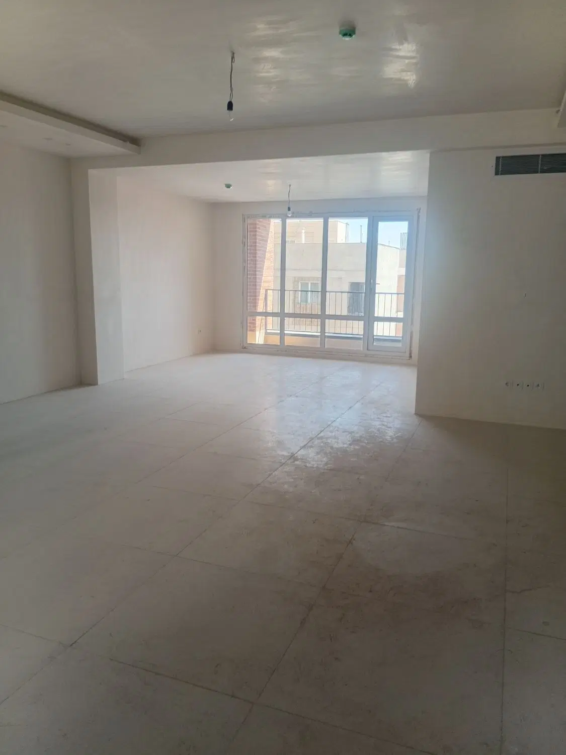 ۱۶۰ و ۸۰ متر _ نوساز _ ۳خواب _ لوکس _تاپ لوکیشن