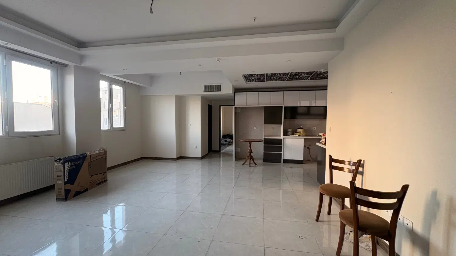 اپارتمان ۹۳ متری ۲ خواب نوساز