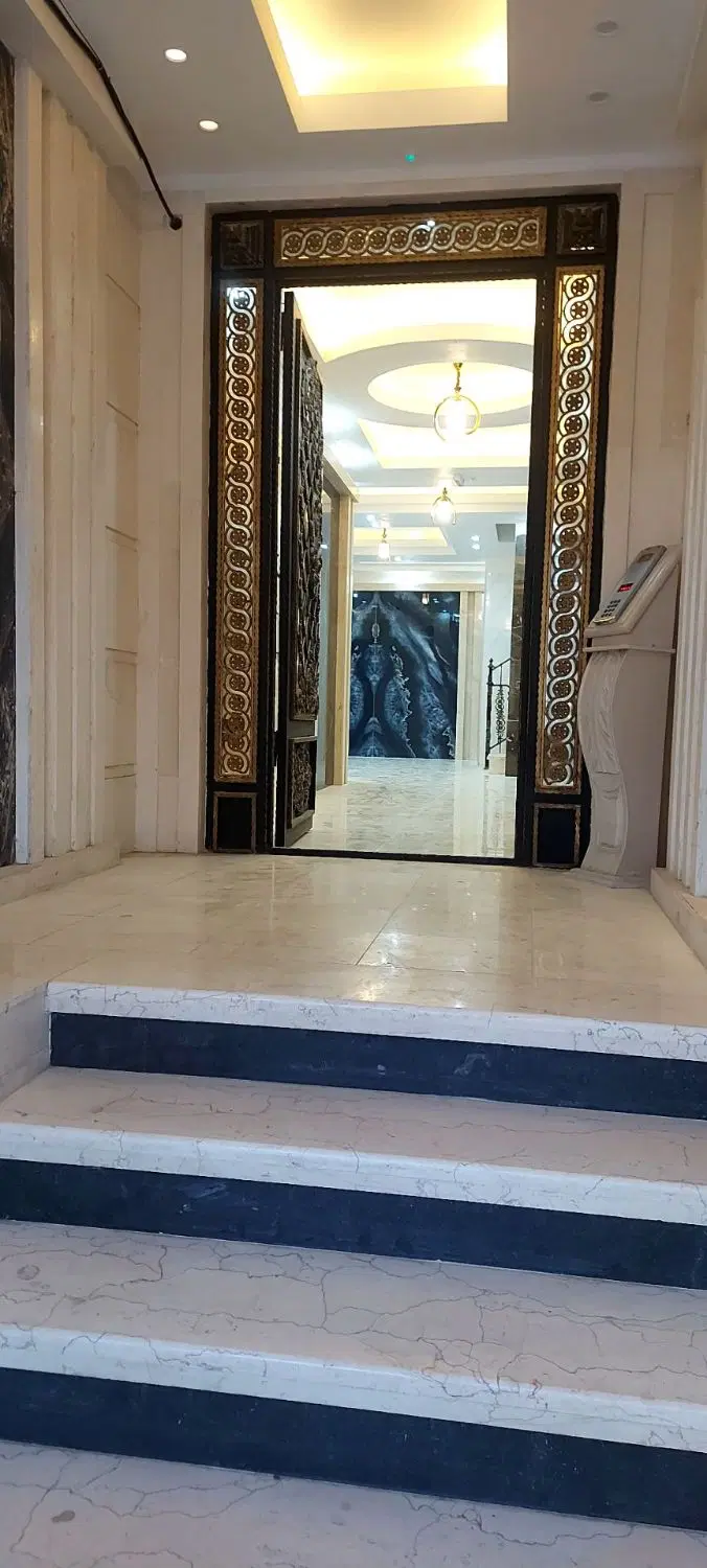 آپارتمان نوساز ۱۸۰ متر سه خواب تاپ لوکیشن