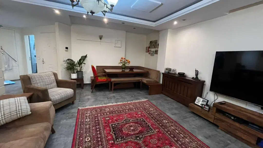 ولنجک ۱۳۰ متر ۲ خواب حیاط اختصاصی