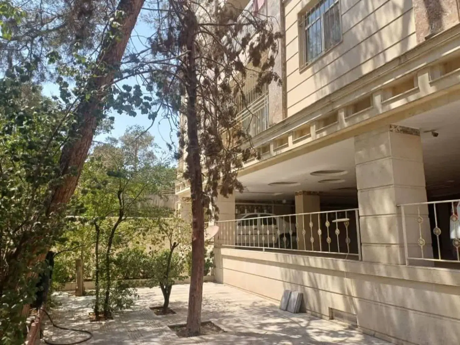 145 متر میدان صد نارمک سه خوابه