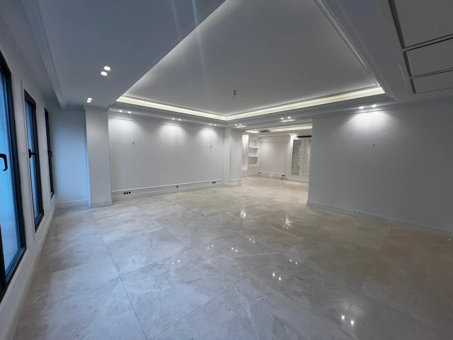 ۱۸۰متری_تاپ لوکیشن کامرانیه_سکونتی متفاوت