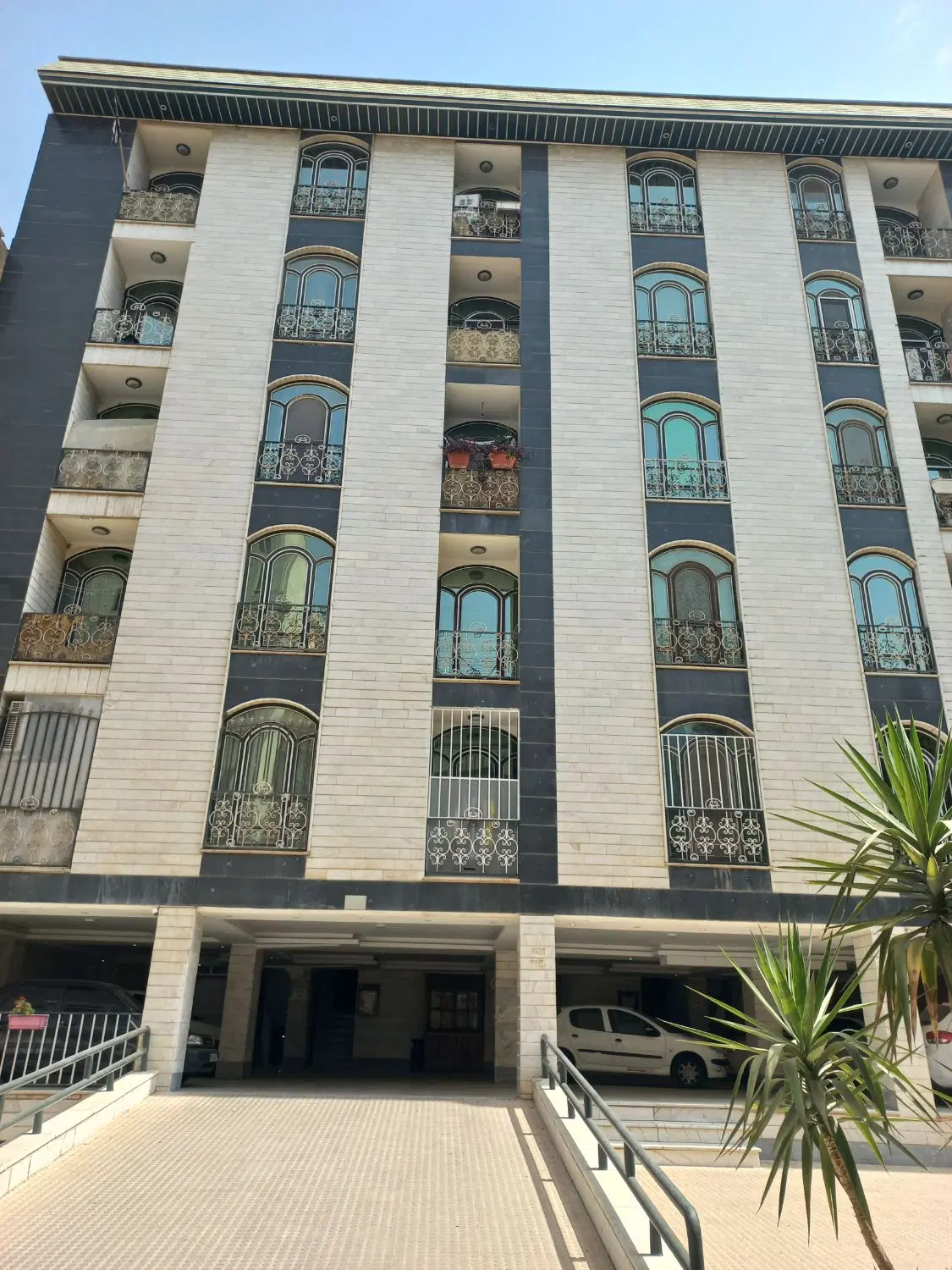 ۶۸متر ۲خواب_ فول امکانات_بلوارفردوس شرق