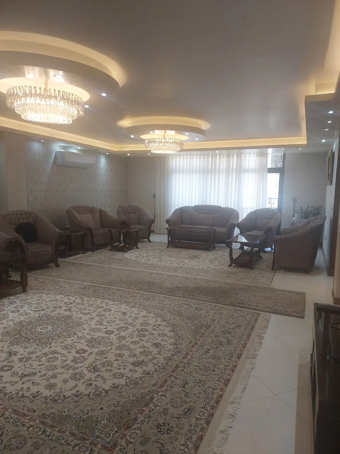 آپارتمان سه خواب_ تک واحدی_ خ دکتر حسابی