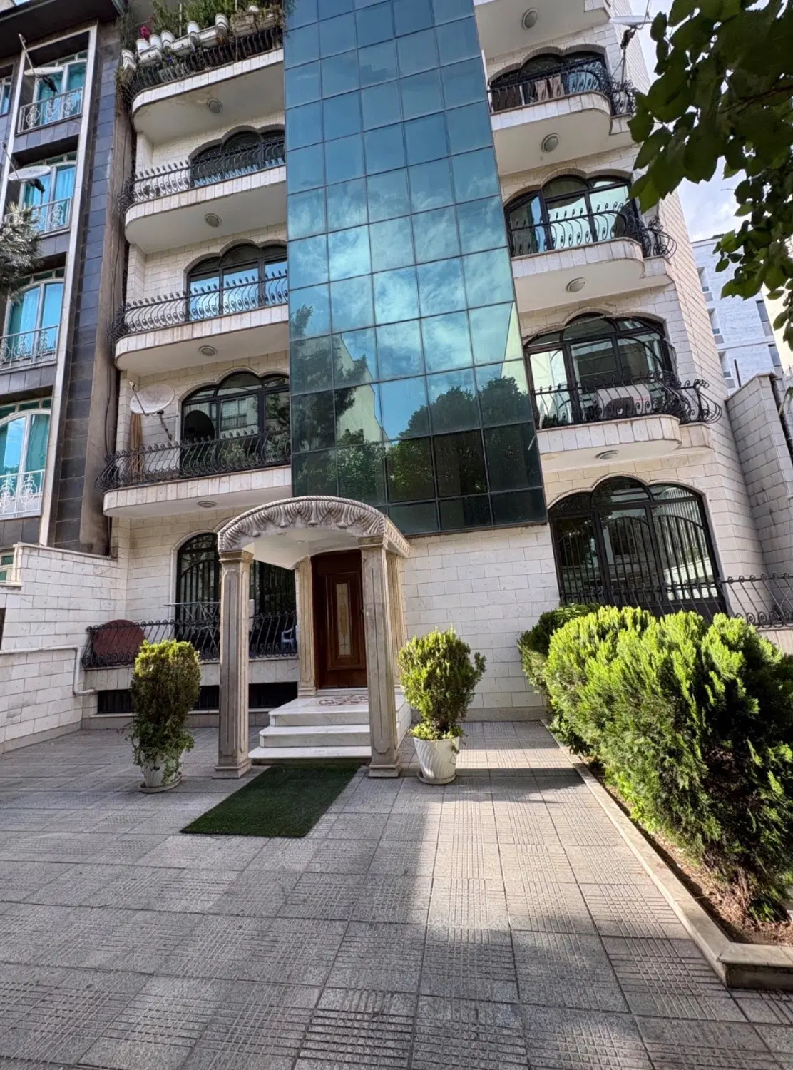 ۹۰متر دو خواب فلکه اول