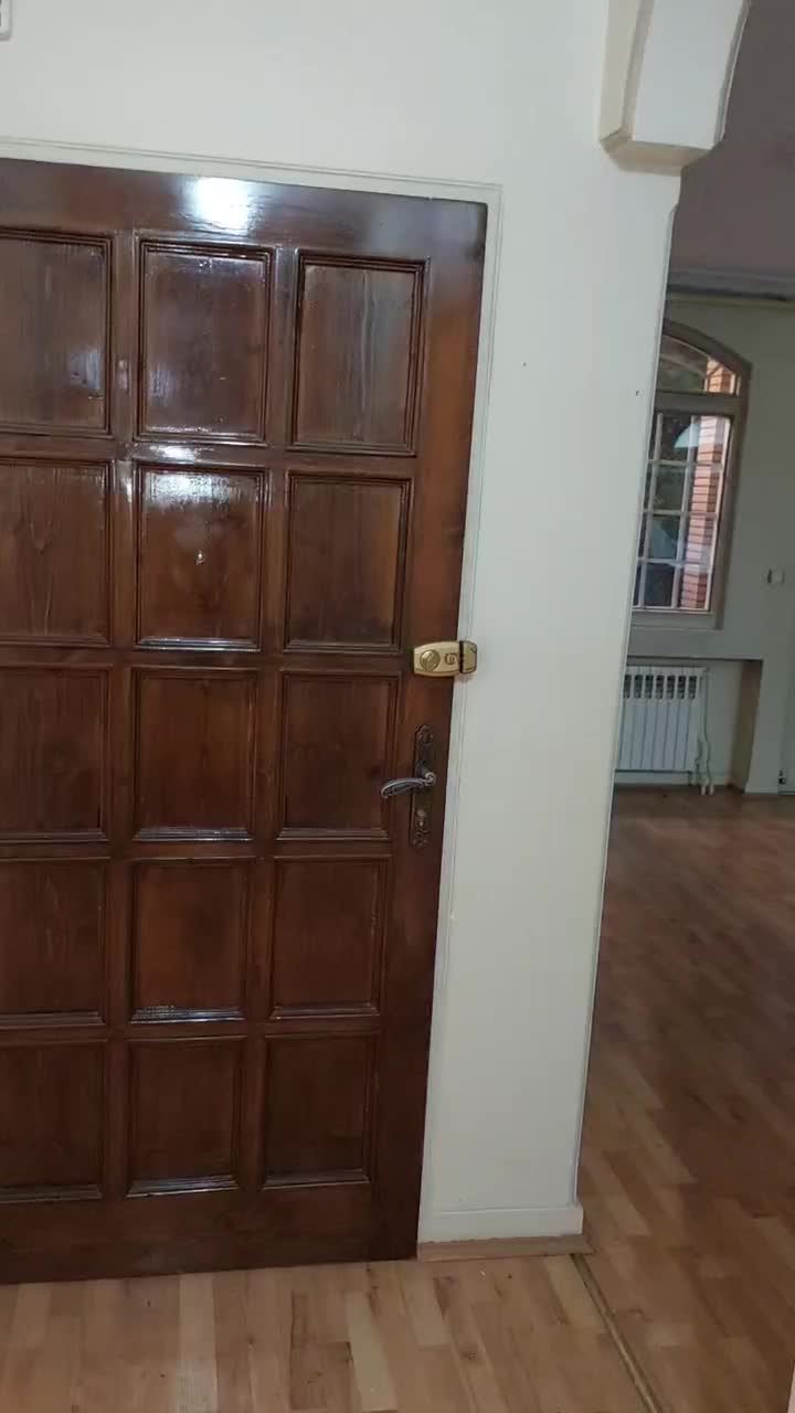 ۱۳۰ متر آپارتمان ویلایی