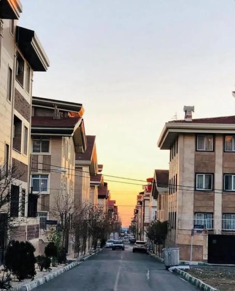 ۱۸۰متر ۳خواب شهرک گلستان چیتگر تخلیه فوری