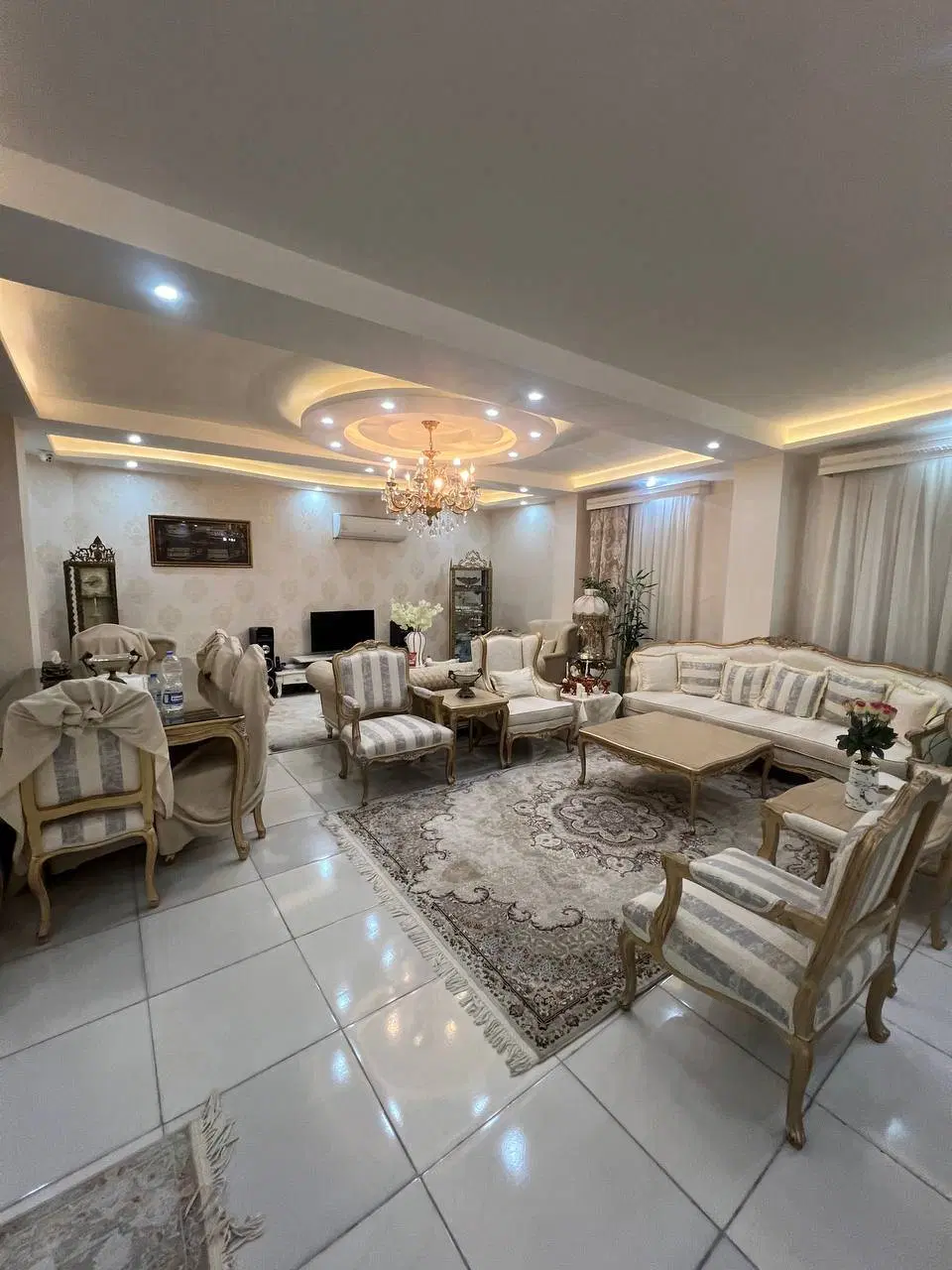 واحد ۹۰ متری_ پارکینگ اختصاصی