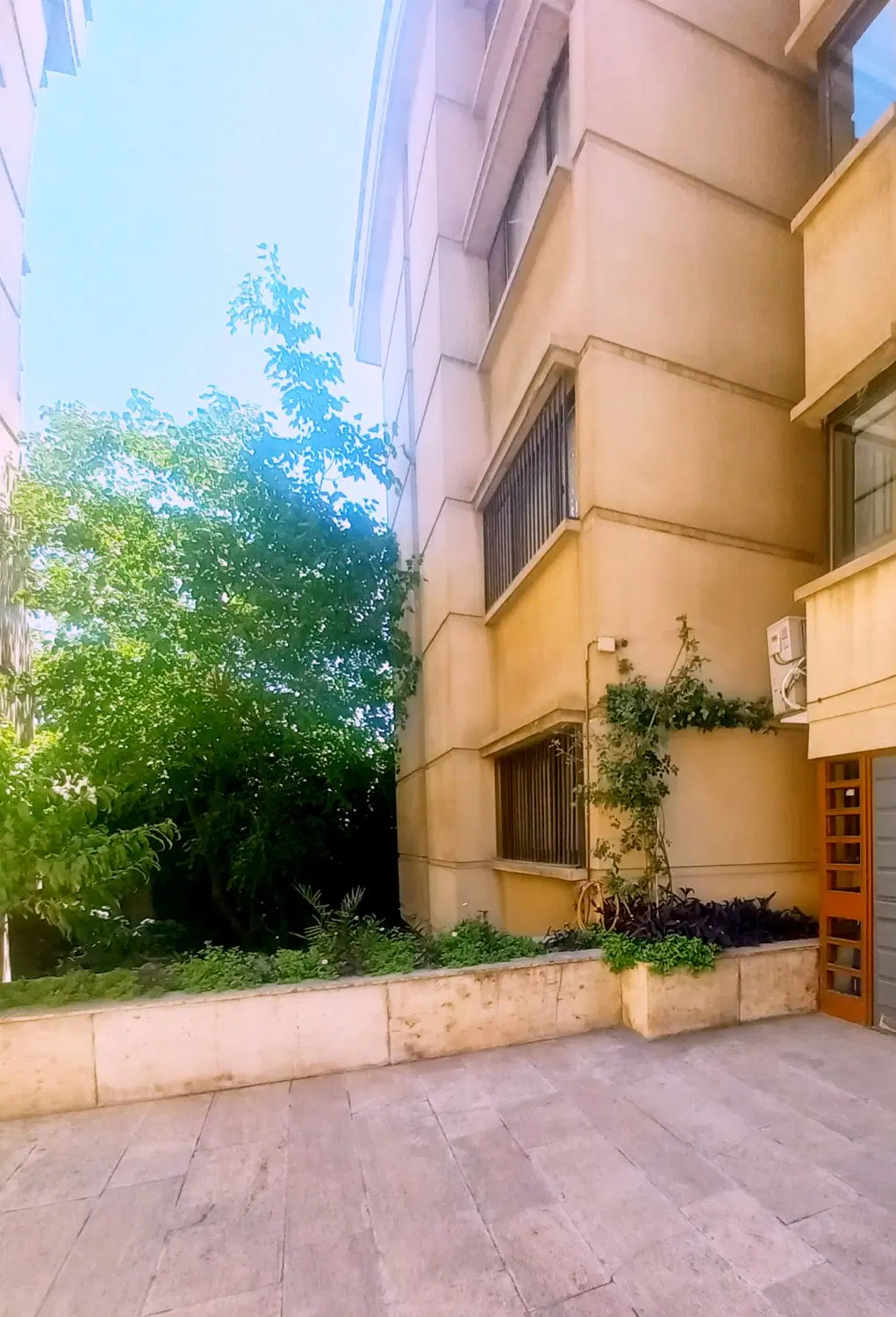 آپارتمان ۱۲۵ متر _ شمال یوسف آباد_ فول امکانات