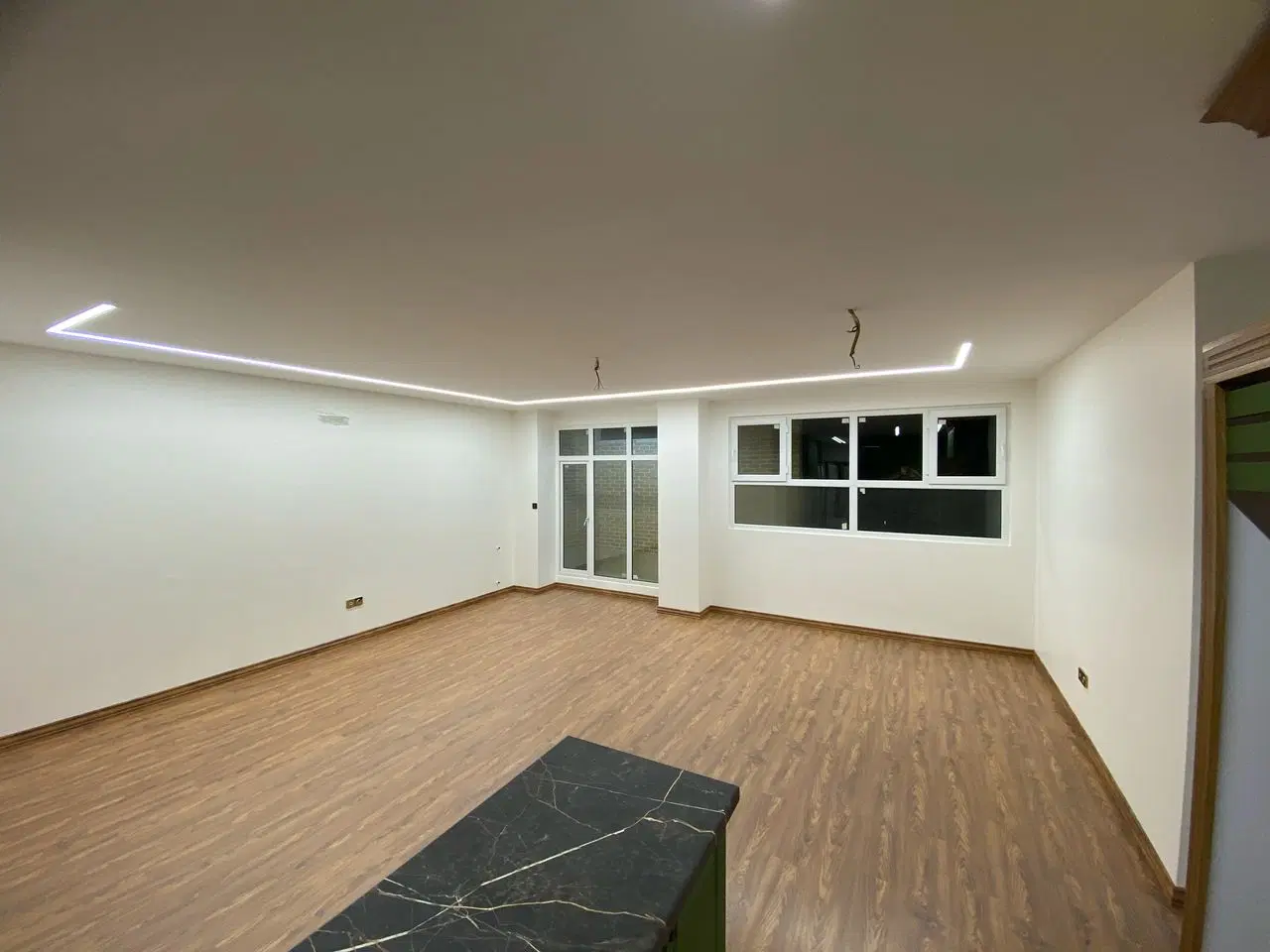 200 متر _ 3 خواب _ 2 پارکینگ _ باغستان