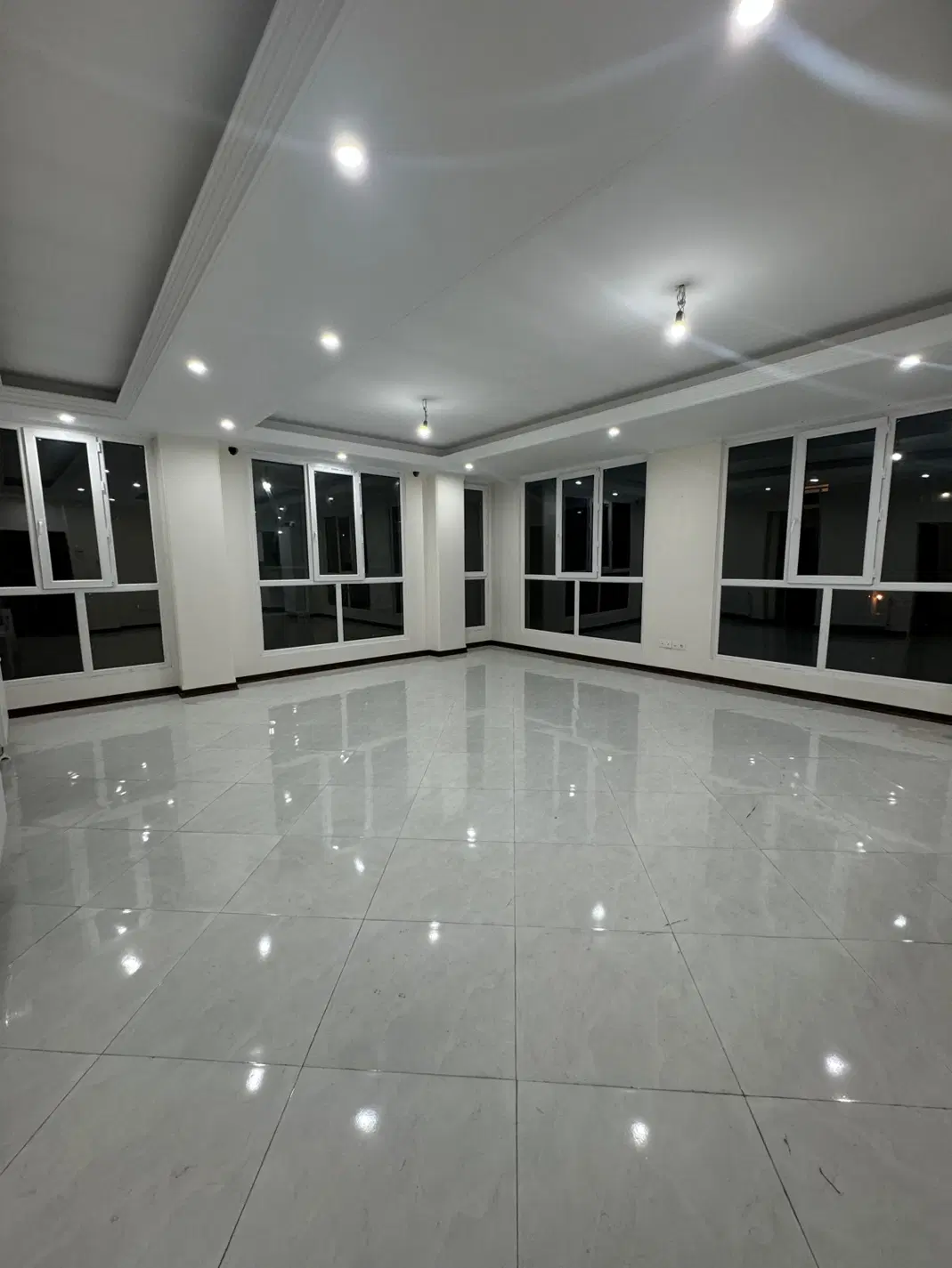 ۹۰متر_فول امکانات_تکواحدی_آکواریوم