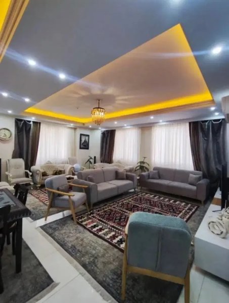 ۸۵ متر_ دو خواب _ بلوار فردوس_ زیر قیمت
