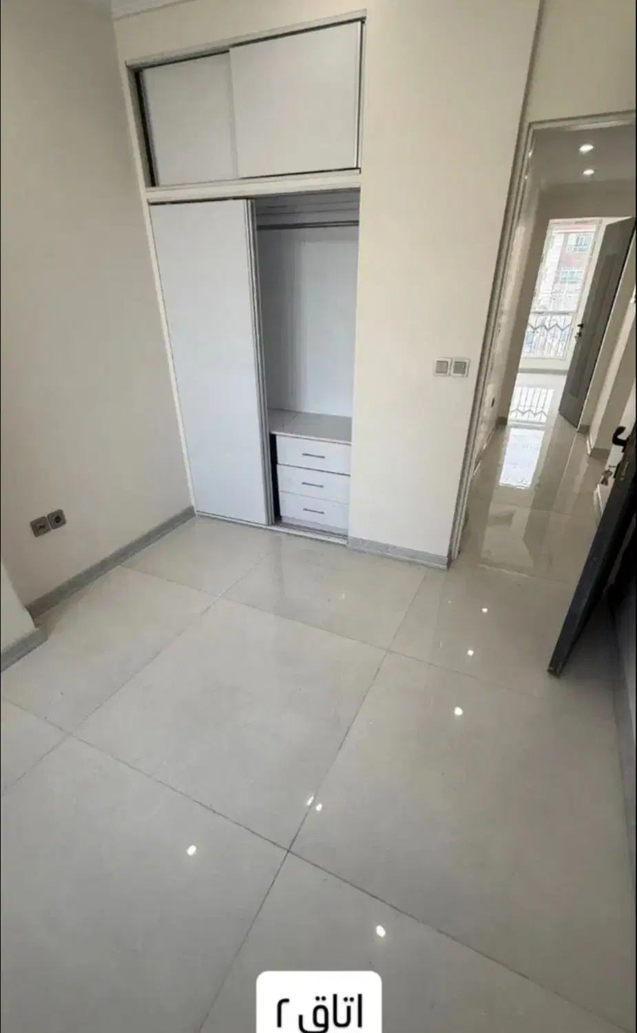 ۱۰۲متری ۲خواب و فول امکانات واقع در کریمشاهیان