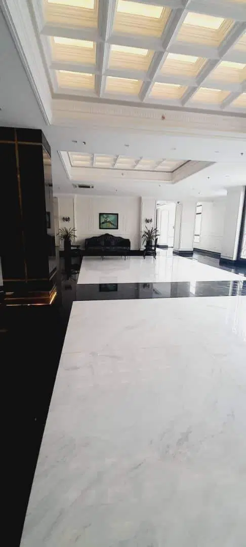 ۹۰ متر برج باغ ازگل