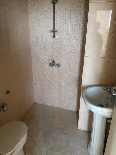 ۸۱ متری ، دوخوابه، مناسب سرمایه گذاری
