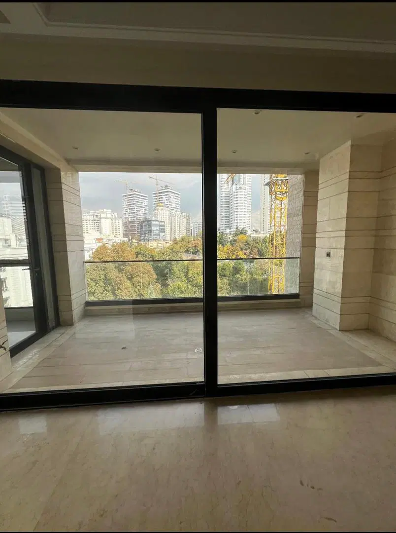 ۳۰۰ متر فرمانیه شرقی _ تاپ لوکیشن _۳ پارکینگ