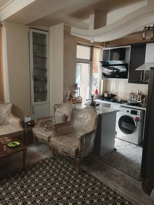 ۴۴متر ،پارکینگ دار ،