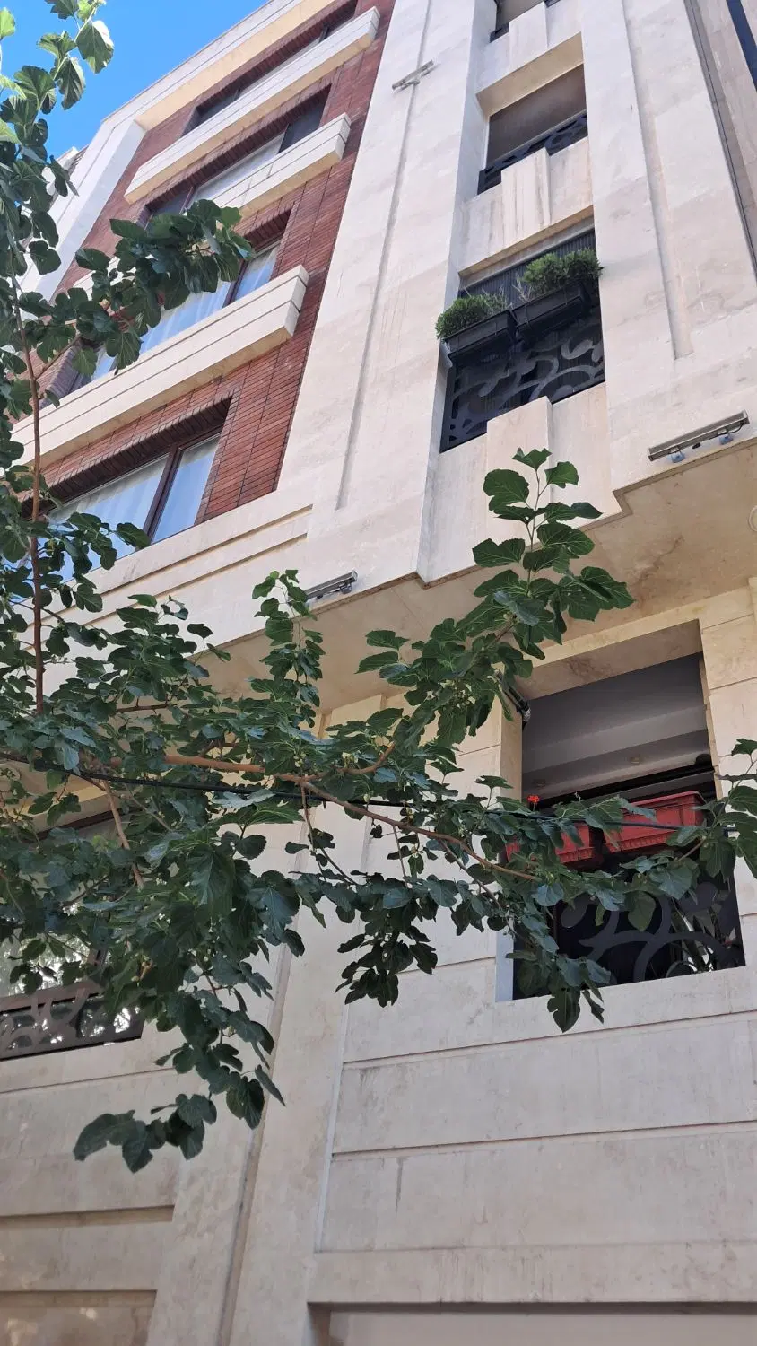 ۵۵ متری_ فول امکانات _ فردوس