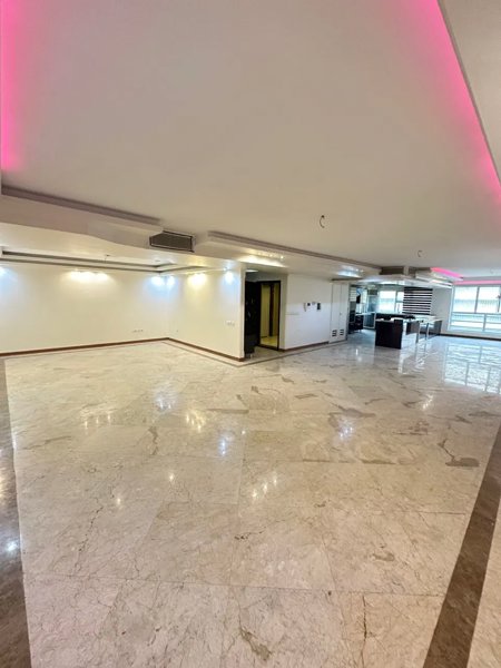 مژده _ ۲۰۰ متر _ ۳ خواب _ ۲ پارکینگ