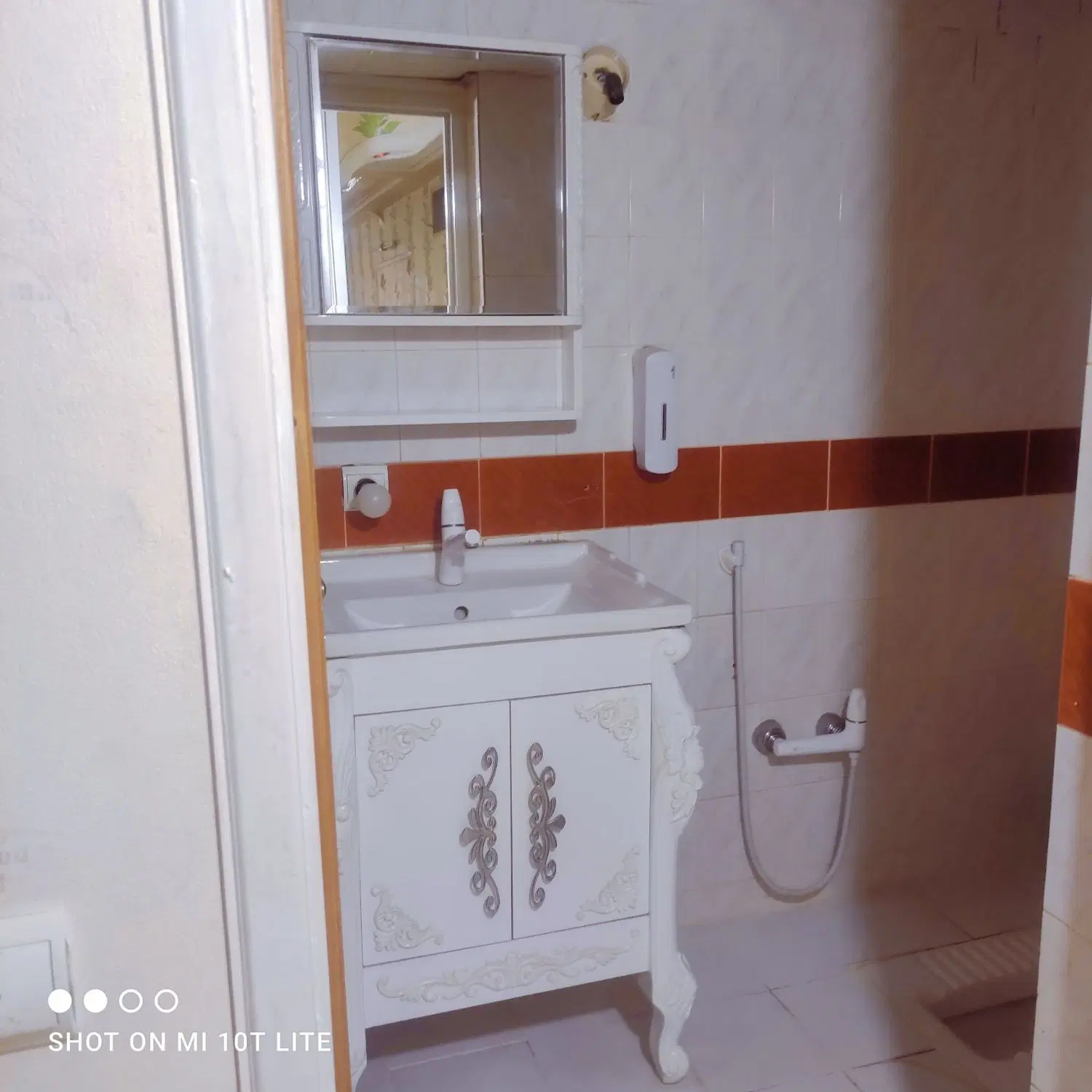 دو خواب مرتب 105 متری بدون هیچ مشکلی